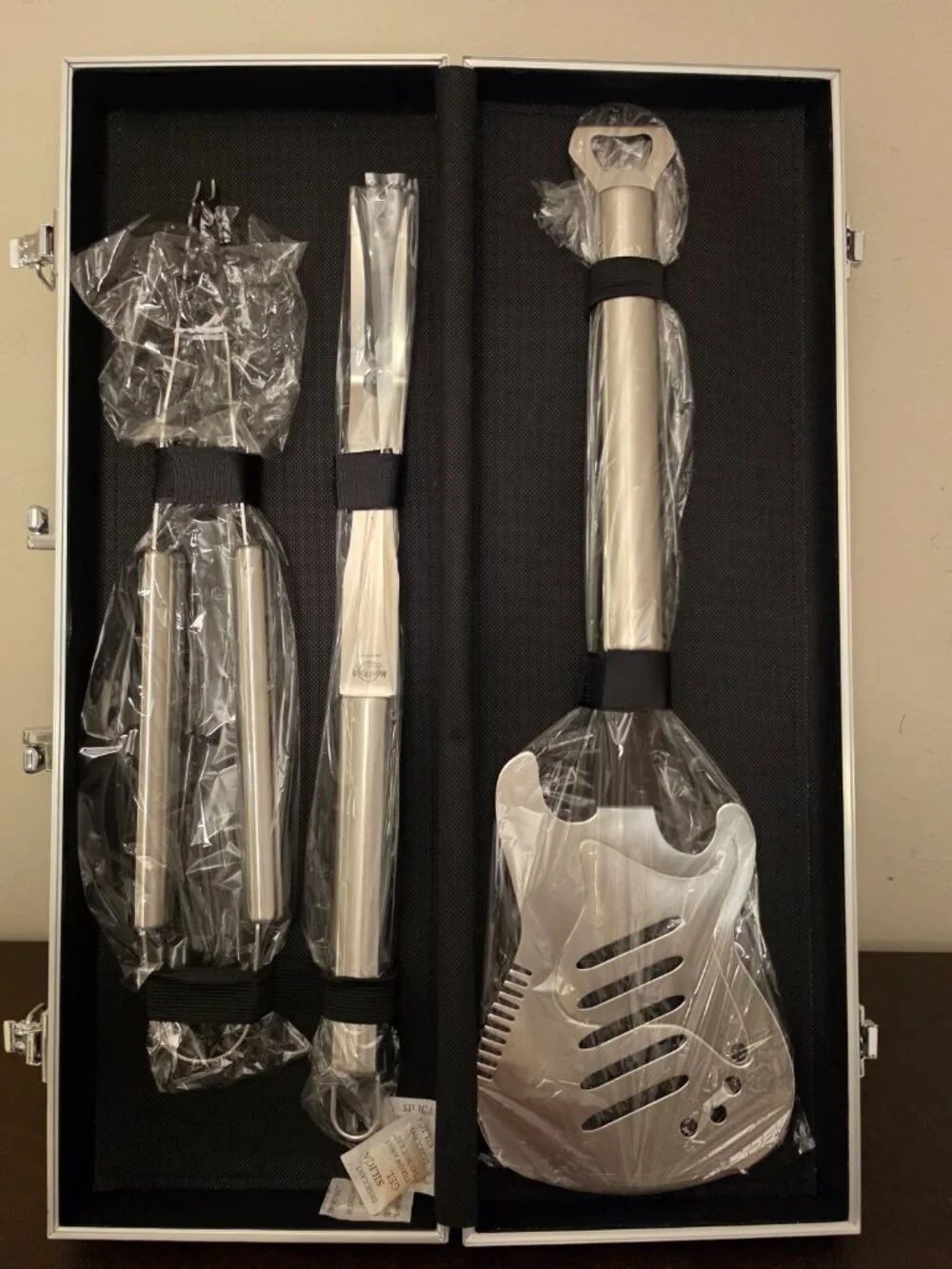 Barbeque Utensils Set three-piece collection featuring a rock musician theme NEW